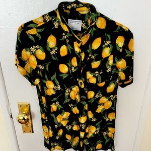 Androgynous Fox Lemon Button Down